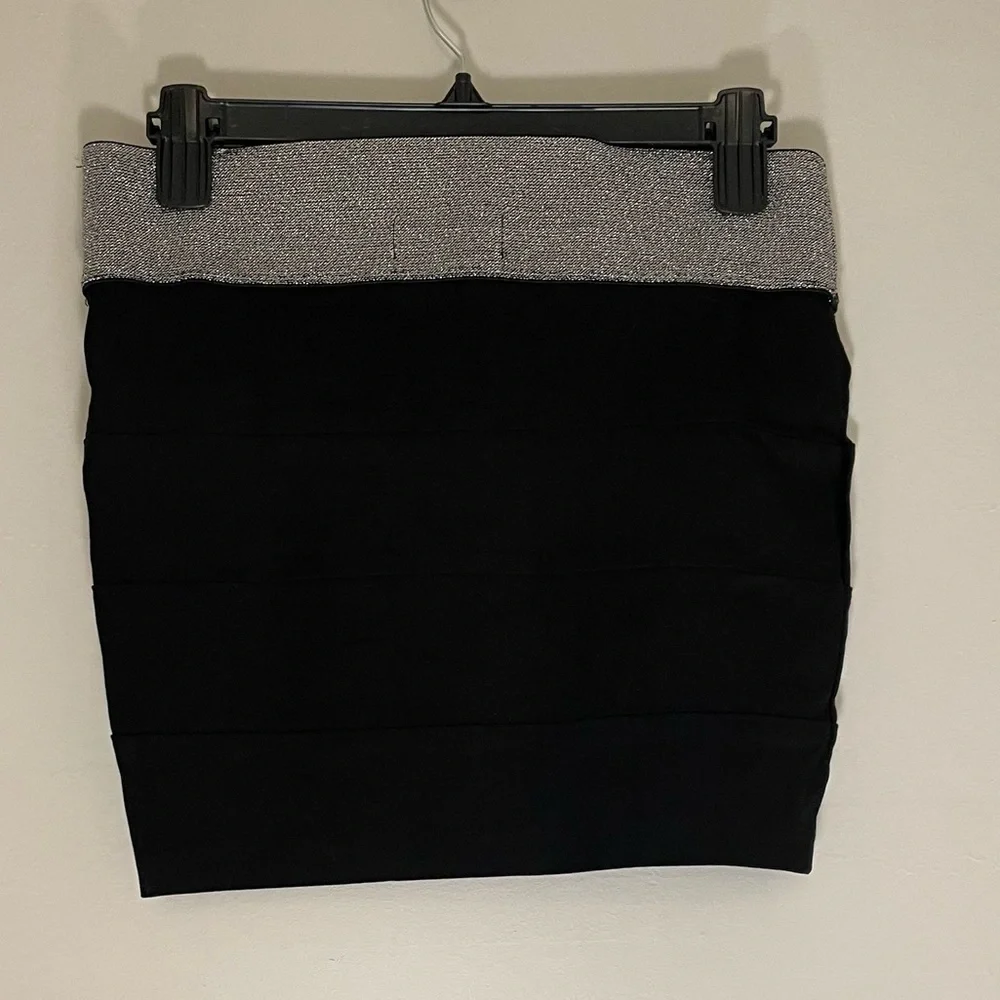 Black skirt with sparkly silver top. This is a size medium. - Picture 3 of 4